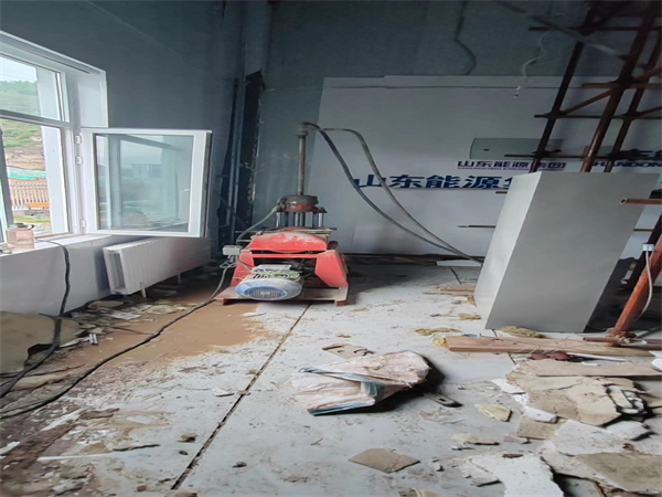 青秀地基基础下沉墙体裂缝加固注浆顶升施工